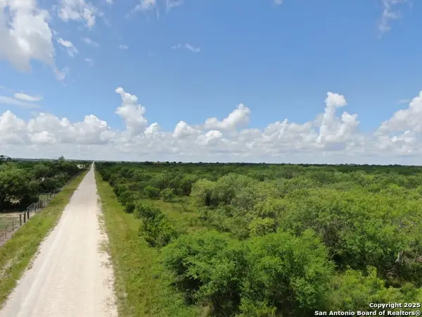 TRACT 4 County Rd 208, Hobson, TX 78117