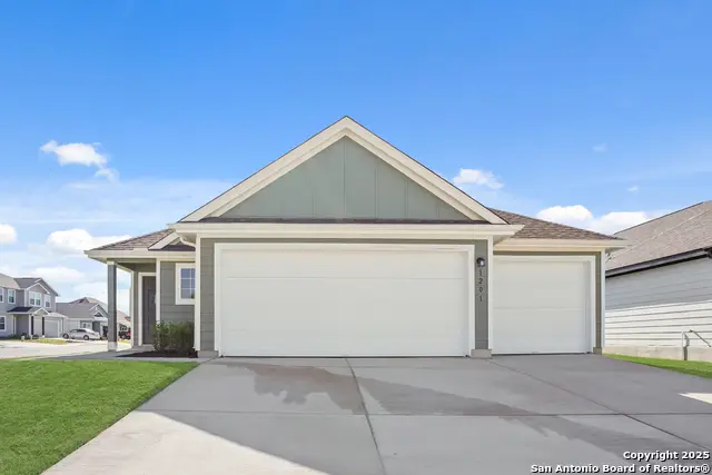 1201 Sweden, Seguin, TX 78155 - #1