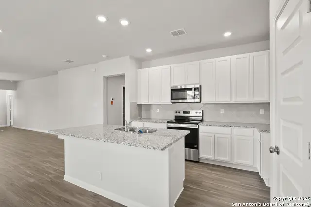 1201 Sweden, Seguin, TX 78155 - #3