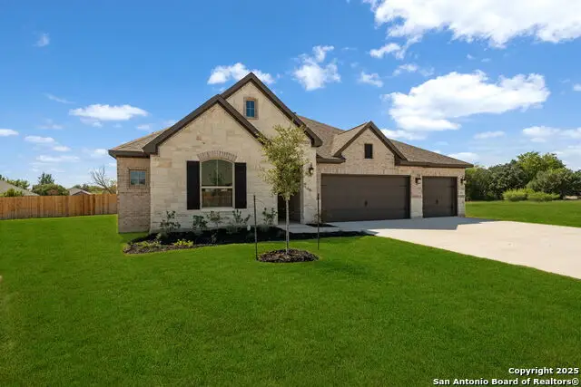 221 Janice Avenue, Castroville, TX 78009 - Image #3