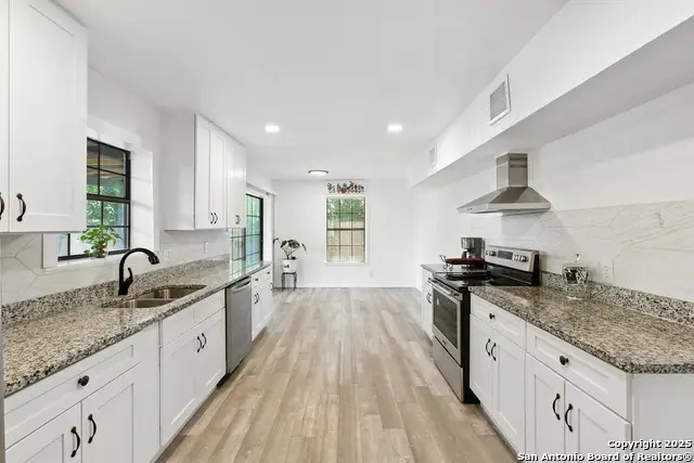 8265 Utopia, Selma, TX 78154 - Image #3