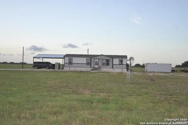 801 County Road 777, Devine, TX 78016 - Image #2
