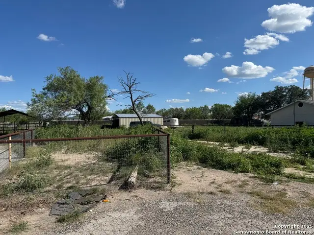 314 Us-57, La Pryor, TX 78872 - Image #3