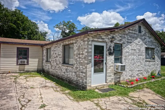 614 S San Gabriel, San Antonio, TX 78237 - Image #1