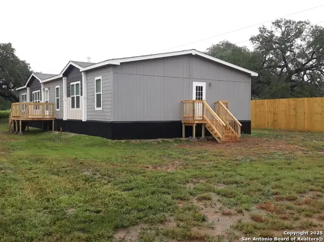 112 County Road 158, Floresville, TX 78114 - Image #3