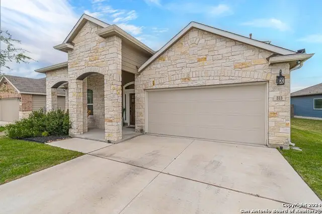 313 N Kowald Ln, New Braunfels, TX 78130 - #2