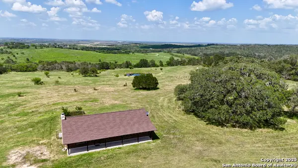 2725 Old Lehmann, Seguin, TX 78155