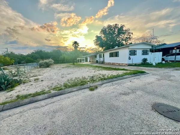 300 Bliss Circle, Brackettville, TX 78832