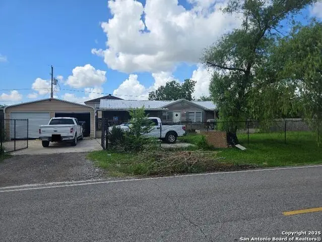 2426 N Battlebell, Highlands, TX 77562 - Image #1