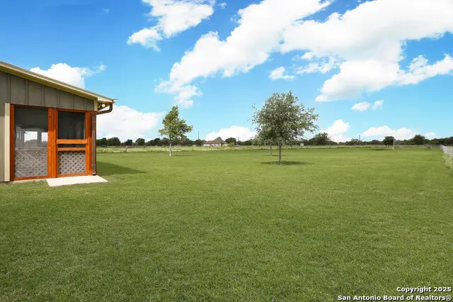 891 Hopkinsville Rd, Cuero, TX 77954 - #2