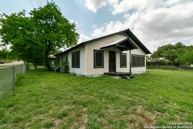 419 Avenue G, Marble Falls, TX 78654 - Image #2