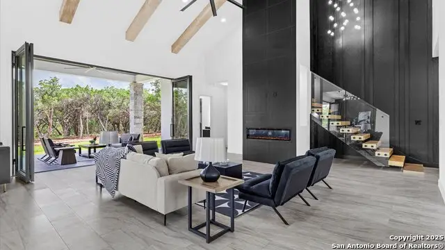 22327 Scenic Loop Rd, San Antonio, TX 78255 - Image #3