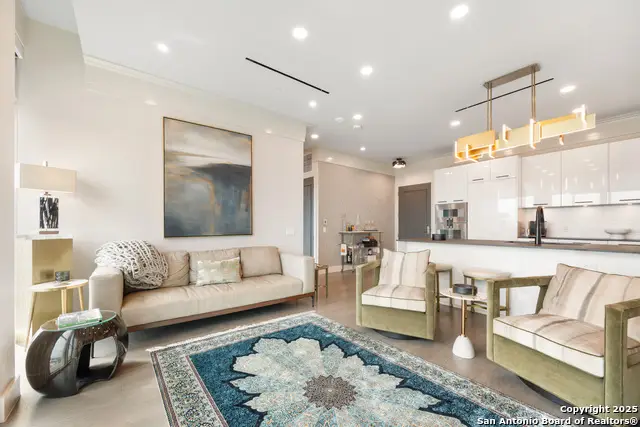 123 Lexington Avenue #1305, San Antonio, TX 78205 - Image #1
