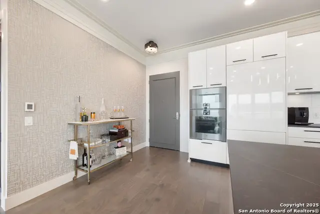 123 Lexington Avenue #1305, San Antonio, TX 78205 - Image #3