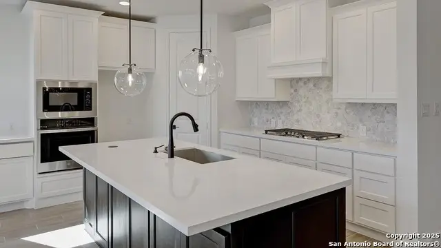 241 Boulder Creek, Boerne, TX 78006 - Image #2
