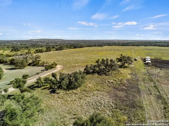307 Gold-schaefer, Fredericksburg, TX 78624 - Image #3