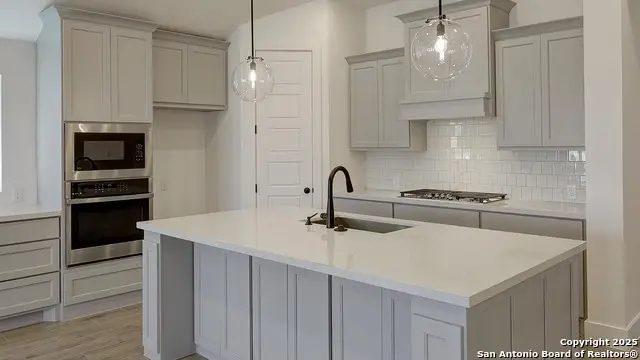 108 Merry Calf Lane, Boerne, TX 78006 - Image #2