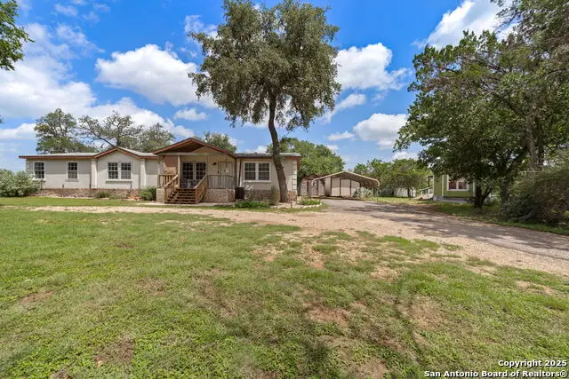 357 Dallas, Bandera, TX 78003 - Image #2