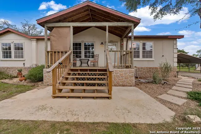 357 Dallas, Bandera, TX 78003 - Image #3