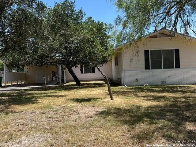 702 Esplanade, Karnes City, TX 78118 - Image #3