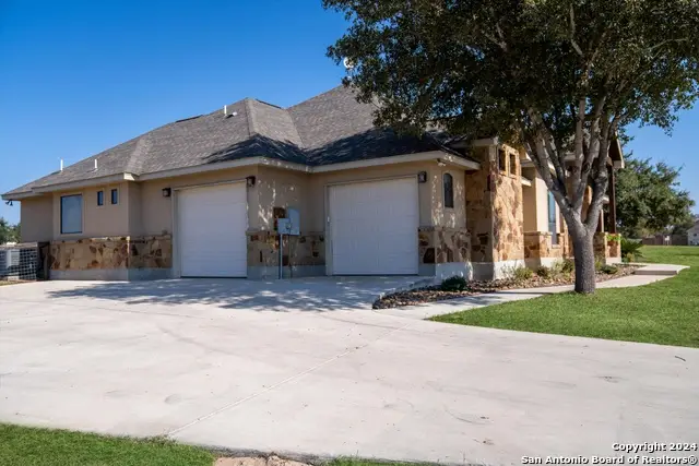 117 Abrego Run, Floresville, TX 78114 - Image #3