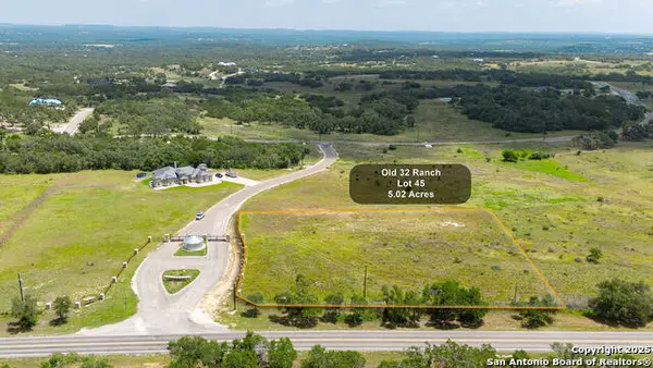 813 Old 32 Crossing, Blanco, TX 78606