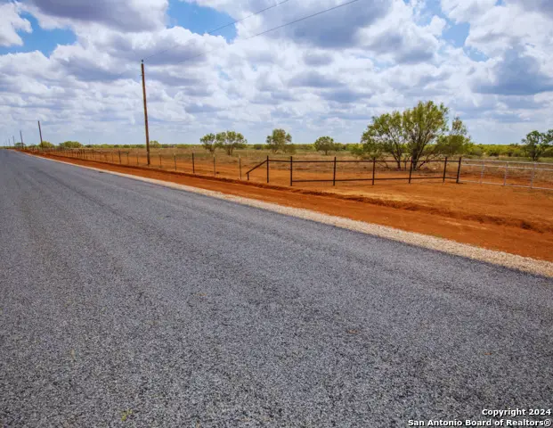 500 Pr Goose Creek Ln, Jourdanton, TX 78026 - Image #3
