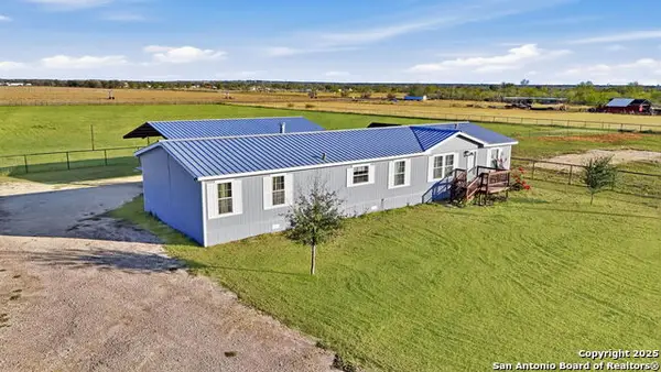 18150 Fm 471, Natalia, TX 78059