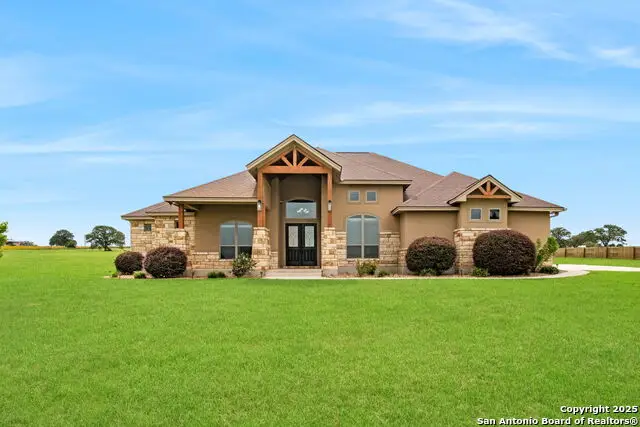 245 Triple R Dr., La Vernia, TX 78121 - Image #3