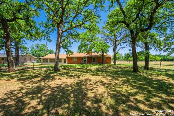 221 Pyka, Fredericksburg, TX 78624