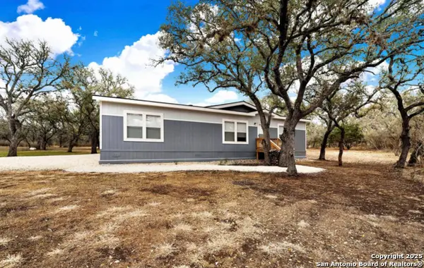 372 County Road 477, Stockdale, TX 78160