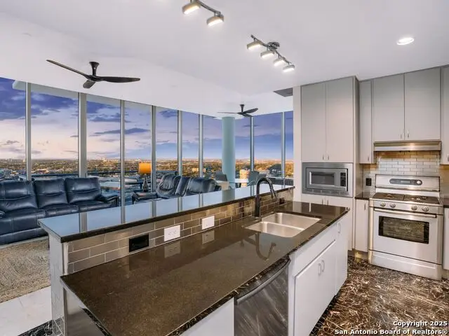 610 E Market #2818, San Antonio, TX 78205 - Image #2