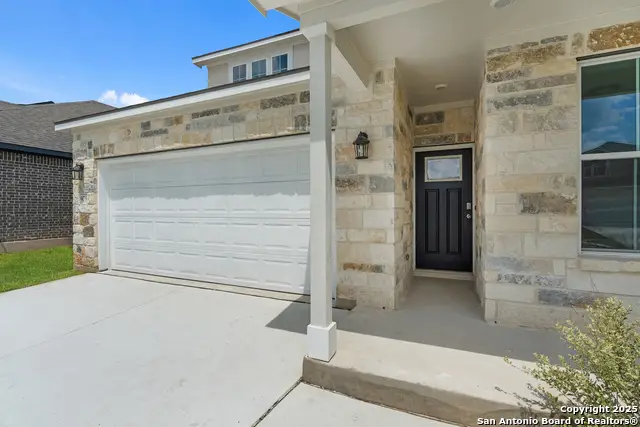 975 Manger Lane, New Braunfels, TX 78130 - Image #2