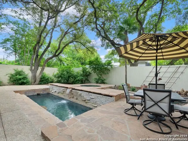 421 E Hildebrand, San Antonio, TX 78212 - Image #1