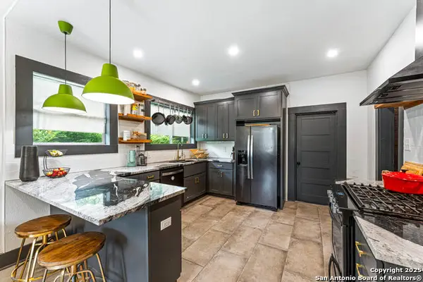 427 Hampshire, San Antonio, TX 78210