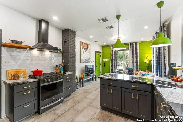 427 Hampshire, San Antonio, TX 78210 - Image #2