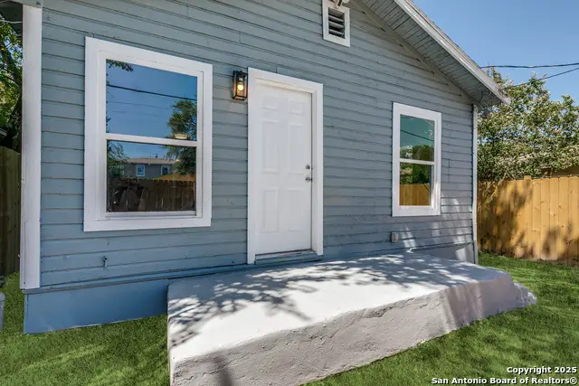 2017 Lyons St, San Antonio, TX 78207 - Image #3