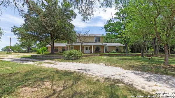 6592 Cooksey, Adkins, TX 78101