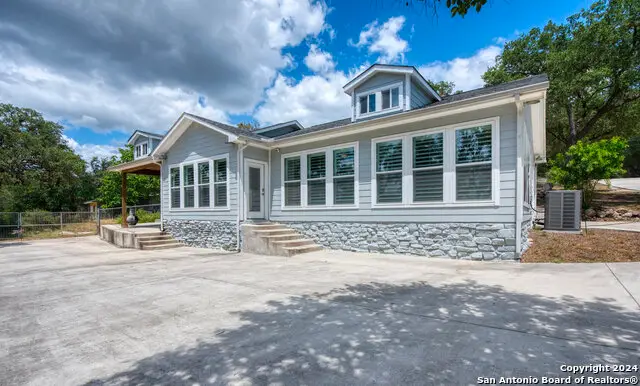 12501 Park Road 37, Lakehills, TX 78063 - Image #1