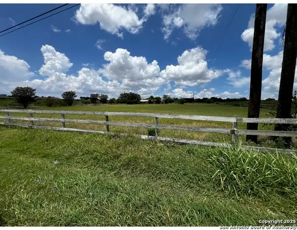 1219 Weil, Marion, TX 78124