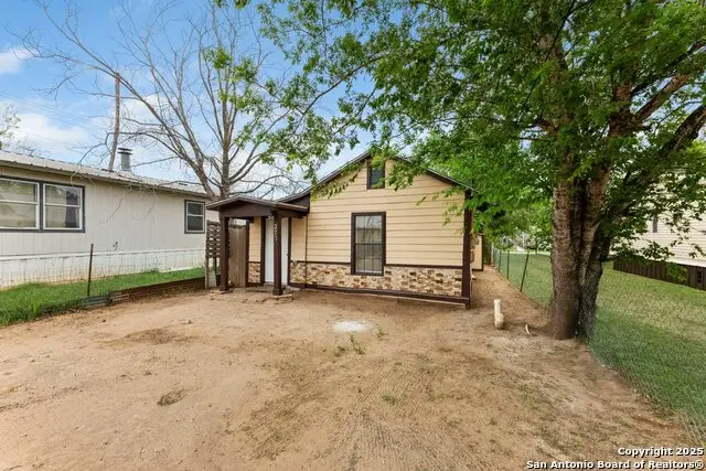 373 Avenue I, Poteet, TX 78065 - Image #2