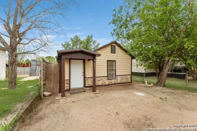 373 Avenue I, Poteet, TX 78065 - Image #3