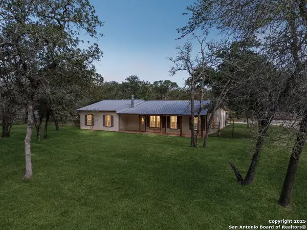 240 Oak Hollow, La Vernia, TX 78121