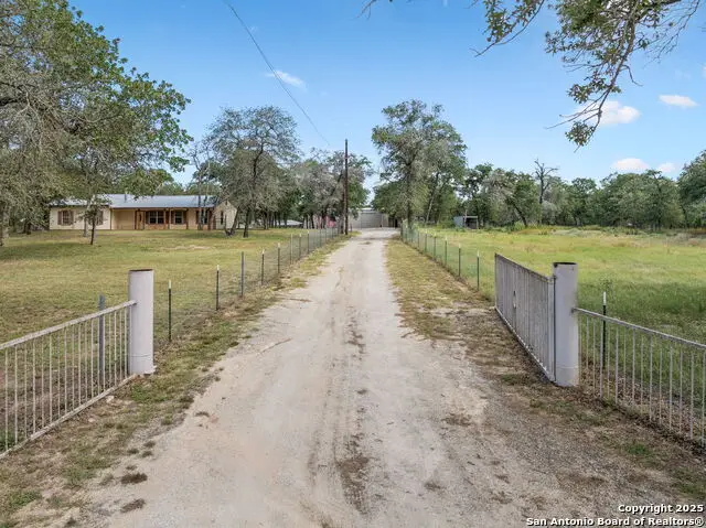 240 Oak Hollow, La Vernia, TX 78121 - Image #3