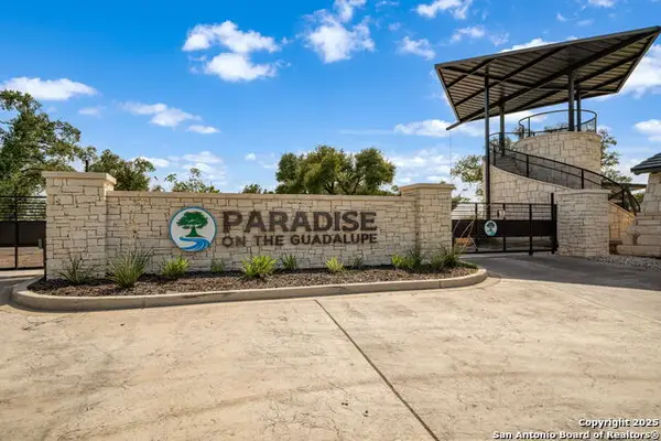 1746 Paradise Pkwy, Canyon Lake, TX 78133