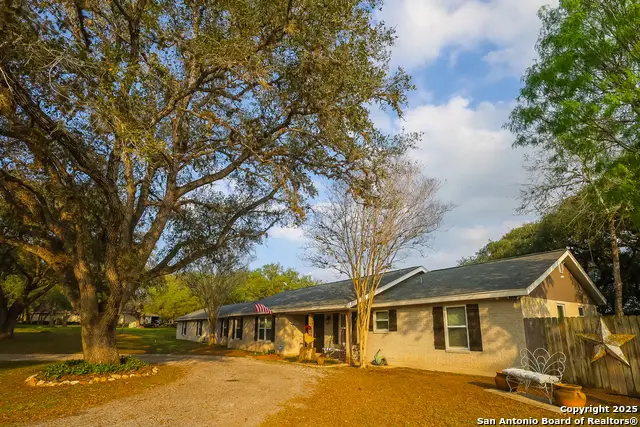 4 Encino Loma, Beeville, TX 78102 - Image #1