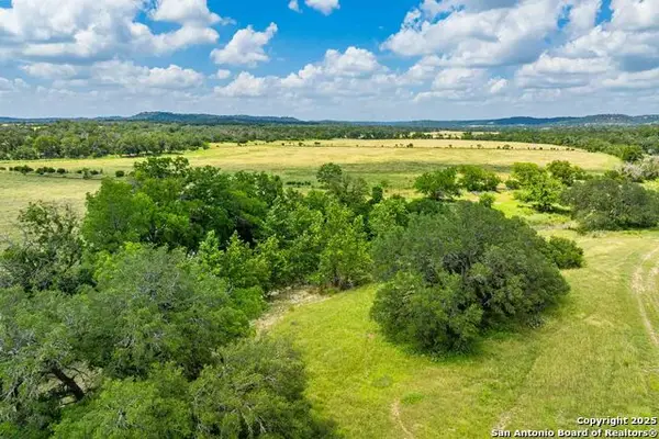 8 Cypress Creek Rd, Comfort, TX 78013