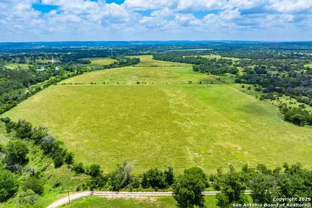 8 Cypress Creek Rd, Comfort, TX 78013 - Image #2