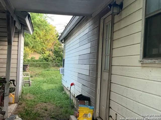 132 University, San Antonio, TX 78201 - Image #3