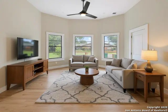 926 Nolan St, San Antonio, TX 78202 - Image #2